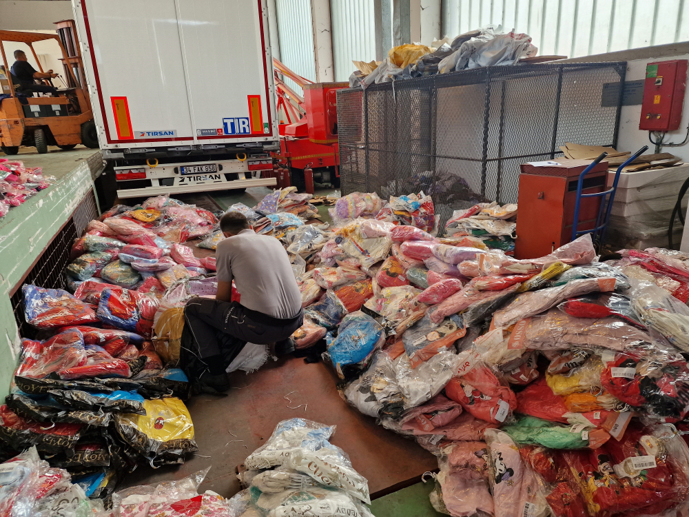 Foul play: millions of Europeans watch sporting events illegally and buy fake sports equipment costing manufacturers €850 million