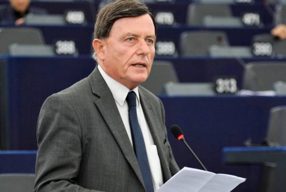 Sant tells Brussels to safeguard consumer banking as COVID-19 shutters more branches