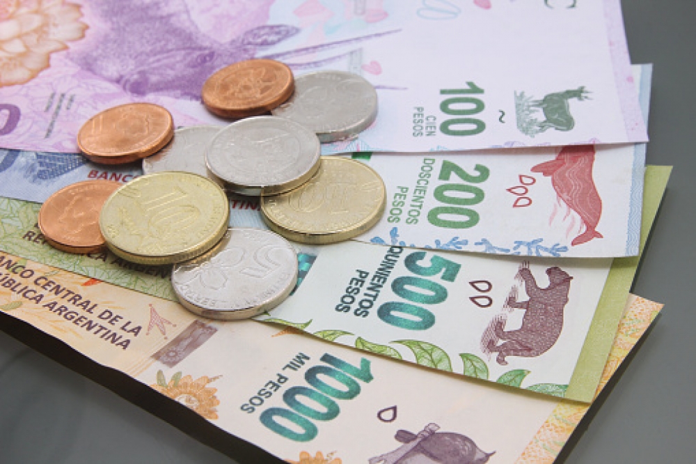 Malta airlifting 180 million 1,000 peso banknotes to Argentina ahead of election