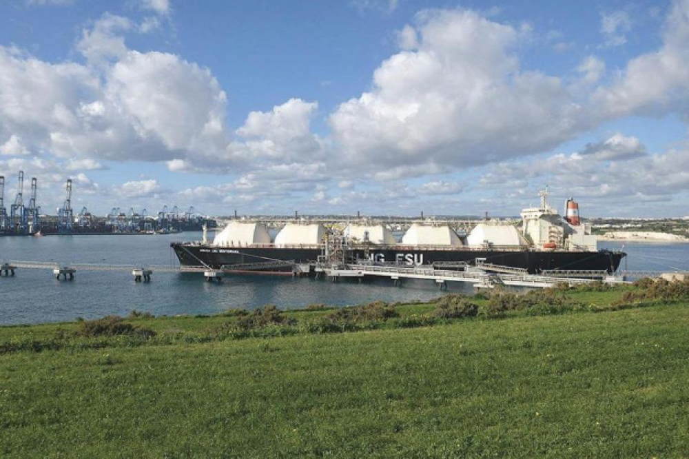 Paradise regained - a gas pipeline to Italy