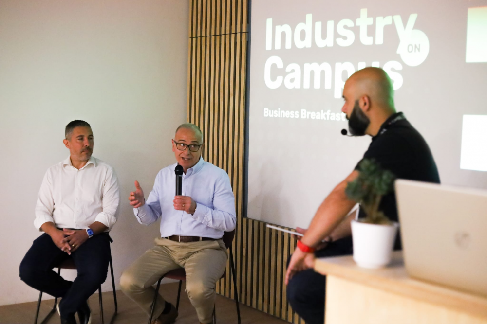 Business meeting discusses future work-oriented education