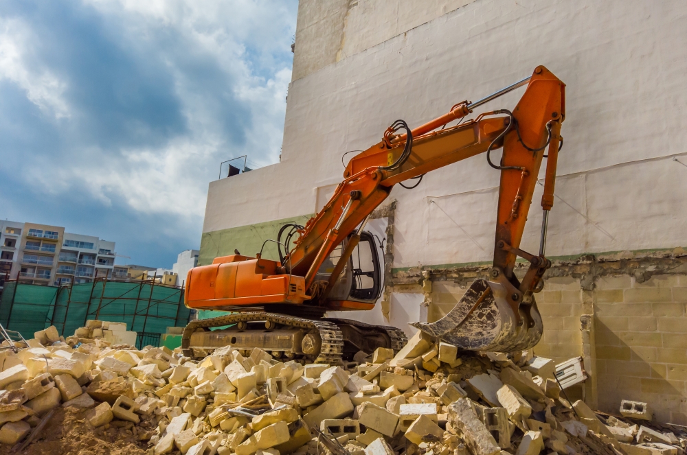 Summer break from excavation and demolition works in tourism areas