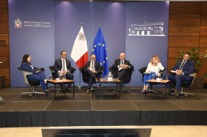 Financial stability, digital innovation and financial wellbeing discussed by APS Bank representatives